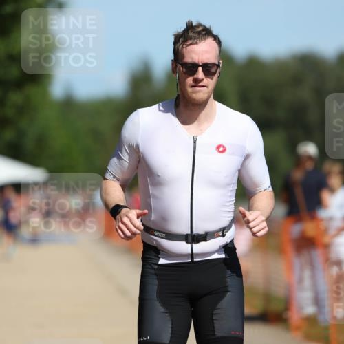 07.09.2025 - 19. Norderstedt Triathlon Michael Strokosch http://msf.ph/oto/8745608 07.09.2025 12:35:47 Laufen 697, 737 meine-sportfotos.de