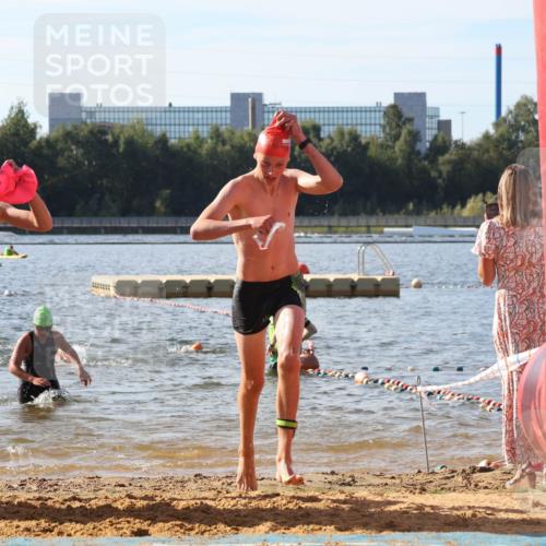 07.09.2025 - 19. Norderstedt Triathlon Luisa Fischer http://msf.ph/oto/8745675 07.09.2025 10:24:34 Schwimmen 83, 104, 124, 132, 674, 683 meine-sportfotos.de