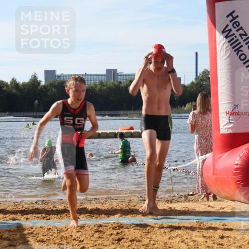 07.09.2025 - 19. Norderstedt Triathlon Luisa Fischer http://msf.ph/oto/8745693 07.09.2025 10:24:35 Schwimmen 83, 104, 123, 124, 132, 674, 683 meine-sportfotos.de