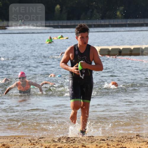 07.09.2025 - 19. Norderstedt Triathlon Luisa Fischer http://msf.ph/oto/8745737 07.09.2025 10:24:39 Schwimmen 83, 104, 123, 132, 674, 683 meine-sportfotos.de
