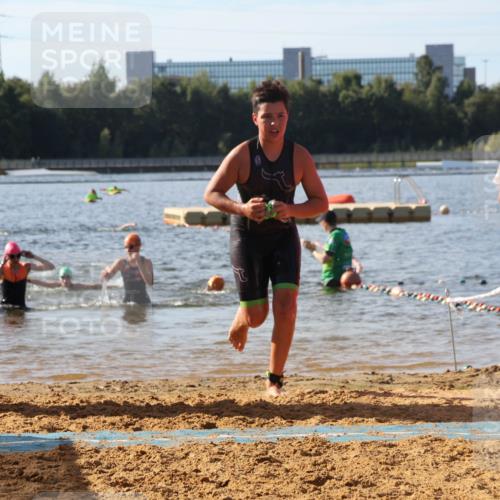 07.09.2025 - 19. Norderstedt Triathlon Luisa Fischer http://msf.ph/oto/8745769 07.09.2025 10:24:40 Schwimmen 83, 104, 123, 132, 674, 683 meine-sportfotos.de