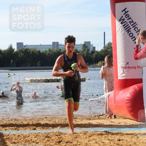 07.09.2025 - 19. Norderstedt Triathlon Luisa Fischer http://msf.ph/oto/8745788 07.09.2025 10:24:41 Schwimmen 83, 104, 123, 132, 674, 683 meine-sportfotos.de