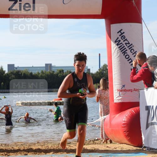 07.09.2025 - 19. Norderstedt Triathlon Luisa Fischer http://msf.ph/oto/8745796 07.09.2025 10:24:42 Schwimmen 73, 83, 120, 123, 132, 674, 683 meine-sportfotos.de