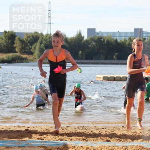 07.09.2025 - 19. Norderstedt Triathlon Luisa Fischer http://msf.ph/oto/8745815 07.09.2025 10:24:47 Schwimmen 61, 73, 83, 120, 123, 130, 674 meine-sportfotos.de