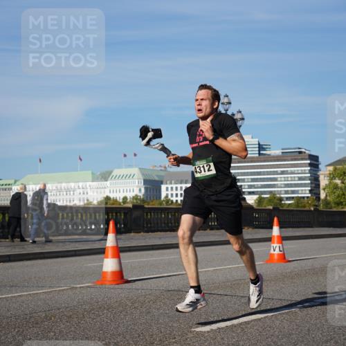07.09.2025 - BARMER Alsterlauf Yannick Fuchs http://msf.ph/oto/8745816 07.09.2025 09:31:20 Laufen 4312 meine-sportfotos.de