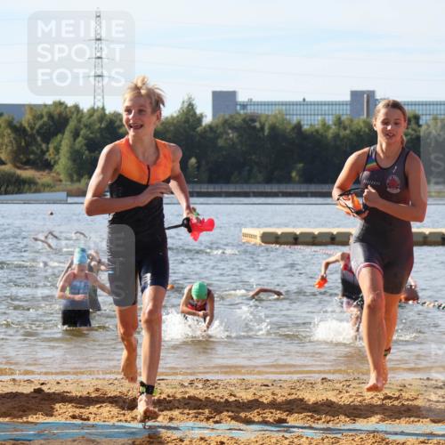 07.09.2025 - 19. Norderstedt Triathlon Luisa Fischer http://msf.ph/oto/8745819 07.09.2025 10:24:48 Schwimmen 61, 73, 120, 123, 130 meine-sportfotos.de