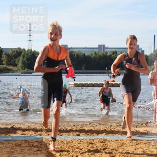 07.09.2025 - 19. Norderstedt Triathlon Luisa Fischer http://msf.ph/oto/8745829 07.09.2025 10:24:48 Schwimmen 61, 73, 120, 123, 130 meine-sportfotos.de