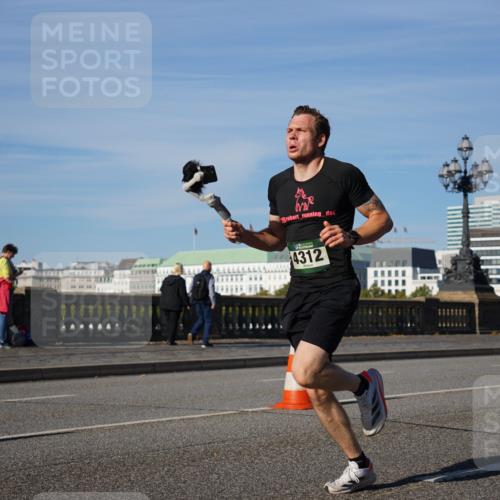 07.09.2025 - BARMER Alsterlauf Yannick Fuchs http://msf.ph/oto/8745830 07.09.2025 09:31:21 Laufen 4312 meine-sportfotos.de