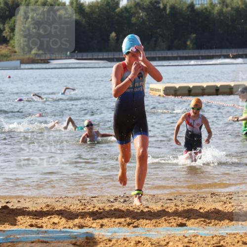 07.09.2025 - 19. Norderstedt Triathlon Luisa Fischer http://msf.ph/oto/8745919 07.09.2025 10:24:59 Schwimmen 61, 62, 73, 80, 91, 100, 111, 120, 126, 130 meine-sportfotos.de