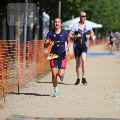 07.09.2025 - 19. Norderstedt Triathlon Michael Strokosch http://msf.ph/oto/8745942 07.09.2025 11:59:33 Laufen 296, 1177 meine-sportfotos.de