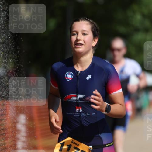 07.09.2025 - 19. Norderstedt Triathlon Michael Strokosch http://msf.ph/oto/8746050 07.09.2025 11:59:37 Laufen 296, 1177, 1383 meine-sportfotos.de