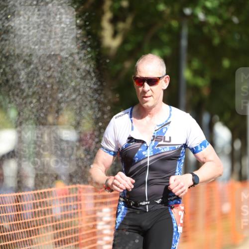 07.09.2025 - 19. Norderstedt Triathlon Michael Strokosch http://msf.ph/oto/8746096 07.09.2025 11:59:38 Laufen 296, 1177, 1383 meine-sportfotos.de