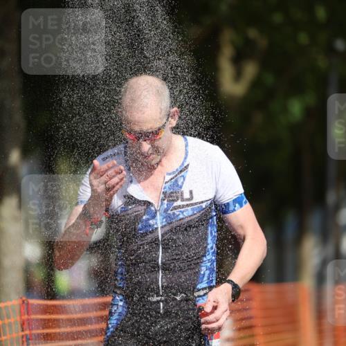 07.09.2025 - 19. Norderstedt Triathlon Michael Strokosch http://msf.ph/oto/8746131 07.09.2025 11:59:39 Laufen 296, 1177, 1383 meine-sportfotos.de
