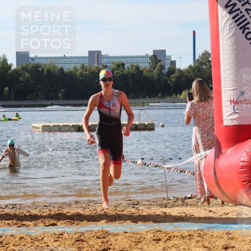 07.09.2025 - 19. Norderstedt Triathlon Luisa Fischer http://msf.ph/oto/8746188 07.09.2025 10:25:08 Schwimmen 77, 80, 91, 111 meine-sportfotos.de