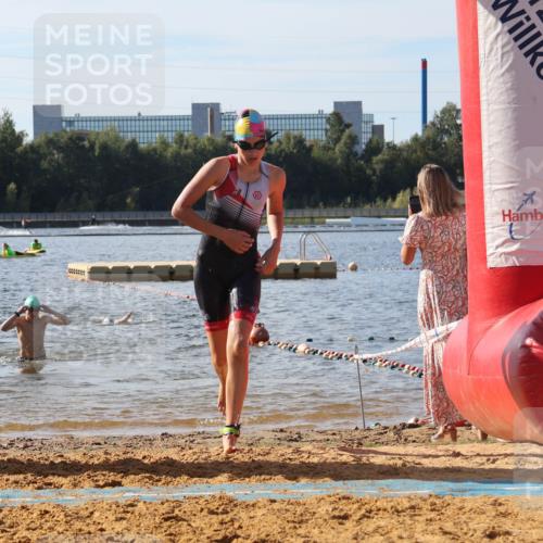 07.09.2025 - 19. Norderstedt Triathlon Luisa Fischer http://msf.ph/oto/8746193 07.09.2025 10:25:08 Schwimmen 77, 80, 91, 111 meine-sportfotos.de