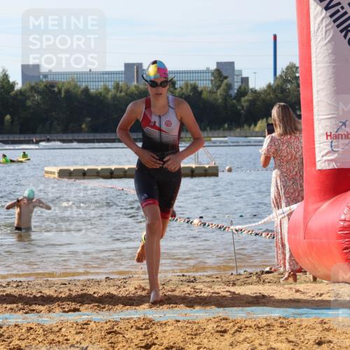07.09.2025 - 19. Norderstedt Triathlon Luisa Fischer http://msf.ph/oto/8746199 07.09.2025 10:25:08 Schwimmen 77, 80, 91, 111 meine-sportfotos.de