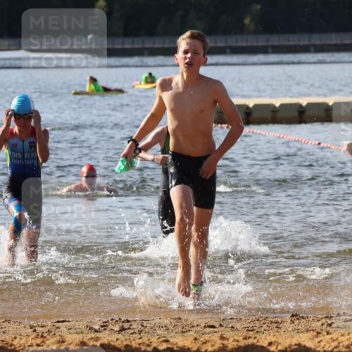 07.09.2025 - 19. Norderstedt Triathlon Luisa Fischer http://msf.ph/oto/8746221 07.09.2025 10:25:13 Schwimmen 77, 80, 91, 106, 127, 650 meine-sportfotos.de