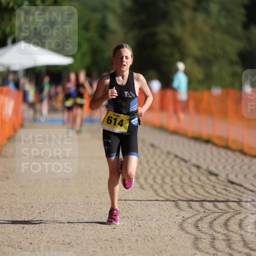07.09.2025 - 19. Norderstedt Triathlon Michael Strokosch http://msf.ph/oto/8746290 07.09.2025 09:44:27 Laufen 566, 614, 629 meine-sportfotos.de