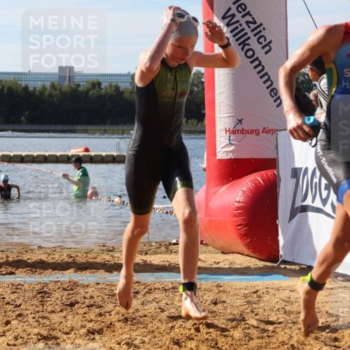 07.09.2025 - 19. Norderstedt Triathlon Luisa Fischer http://msf.ph/oto/8746304 07.09.2025 10:25:18 Schwimmen 77, 106, 127, 650 meine-sportfotos.de
