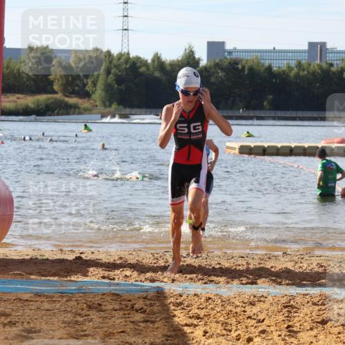 07.09.2025 - 19. Norderstedt Triathlon Luisa Fischer http://msf.ph/oto/8746316 07.09.2025 10:25:29 Schwimmen 67, 92, 106, 127, 129 meine-sportfotos.de