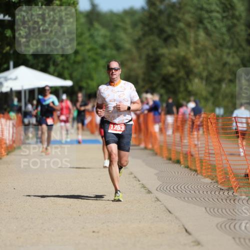 07.09.2025 - 19. Norderstedt Triathlon Michael Strokosch http://msf.ph/oto/8746382 07.09.2025 12:00:14 Laufen 1253 meine-sportfotos.de