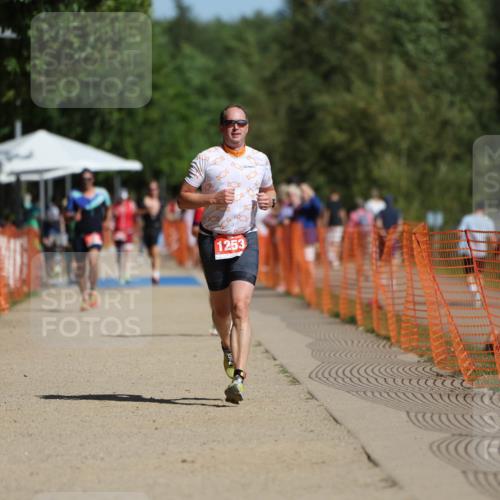 07.09.2025 - 19. Norderstedt Triathlon Michael Strokosch http://msf.ph/oto/8746390 07.09.2025 12:00:15 Laufen 1253 meine-sportfotos.de