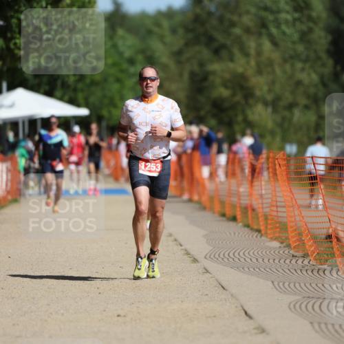 07.09.2025 - 19. Norderstedt Triathlon Michael Strokosch http://msf.ph/oto/8746398 07.09.2025 12:00:15 Laufen 1253 meine-sportfotos.de