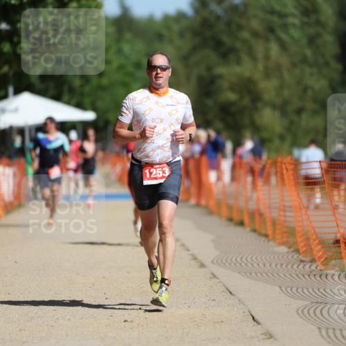 07.09.2025 - 19. Norderstedt Triathlon Michael Strokosch http://msf.ph/oto/8746404 07.09.2025 12:00:16 Laufen 1253 meine-sportfotos.de