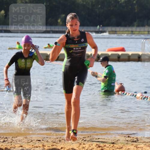 07.09.2025 - 19. Norderstedt Triathlon Luisa Fischer http://msf.ph/oto/8746410 07.09.2025 10:25:49 Schwimmen 99, 110 meine-sportfotos.de