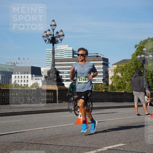 07.09.2025 - BARMER Alsterlauf Yannick Fuchs http://msf.ph/oto/8746415 07.09.2025 09:31:48 Laufen 5749, 1 meine-sportfotos.de