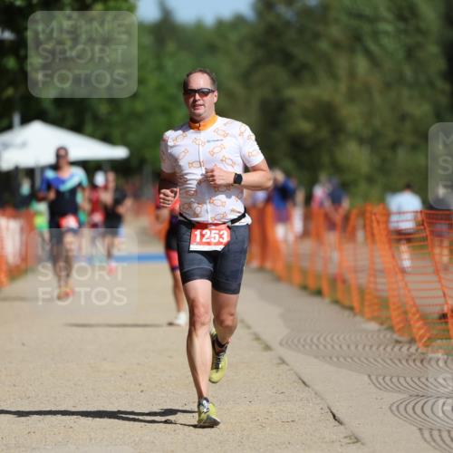 07.09.2025 - 19. Norderstedt Triathlon Michael Strokosch http://msf.ph/oto/8746423 07.09.2025 12:00:17 Laufen 714, 749, 1253 meine-sportfotos.de