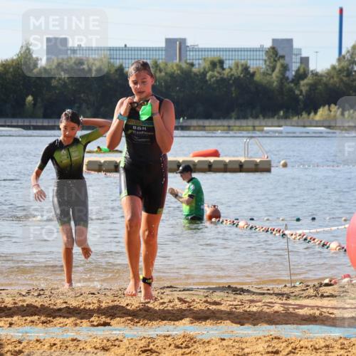 07.09.2025 - 19. Norderstedt Triathlon Luisa Fischer http://msf.ph/oto/8746426 07.09.2025 10:25:50 Schwimmen 99, 110 meine-sportfotos.de