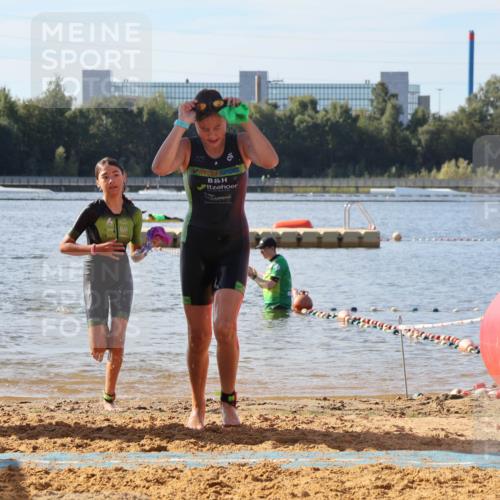 07.09.2025 - 19. Norderstedt Triathlon Luisa Fischer http://msf.ph/oto/8746432 07.09.2025 10:25:50 Schwimmen 99, 110 meine-sportfotos.de
