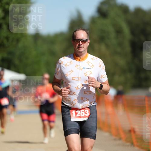 07.09.2025 - 19. Norderstedt Triathlon Michael Strokosch http://msf.ph/oto/8746464 07.09.2025 12:00:19 Laufen 714, 749, 1253 meine-sportfotos.de