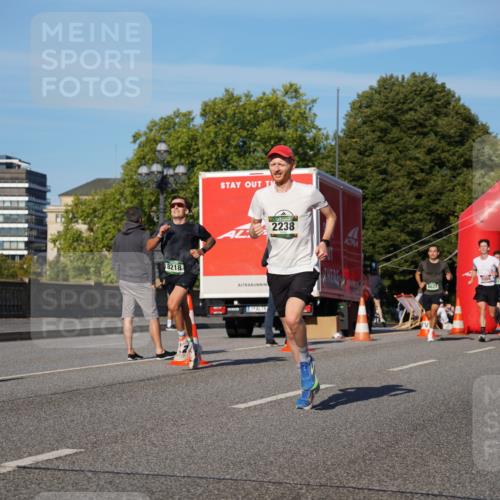 07.09.2025 - BARMER Alsterlauf Yannick Fuchs http://msf.ph/oto/8746485 07.09.2025 09:31:57 Laufen 8218, 2238, 4627 meine-sportfotos.de