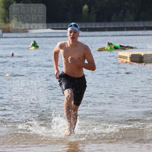07.09.2025 - 19. Norderstedt Triathlon Luisa Fischer http://msf.ph/oto/8746517 07.09.2025 10:25:57 Schwimmen 99, 110, 693 meine-sportfotos.de