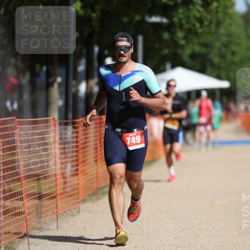 07.09.2025 - 19. Norderstedt Triathlon Michael Strokosch http://msf.ph/oto/8746556 07.09.2025 12:00:24 Laufen 714, 749, 1184 meine-sportfotos.de