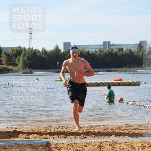 07.09.2025 - 19. Norderstedt Triathlon Luisa Fischer http://msf.ph/oto/8746601 07.09.2025 10:26:00 Schwimmen 99, 110, 693 meine-sportfotos.de