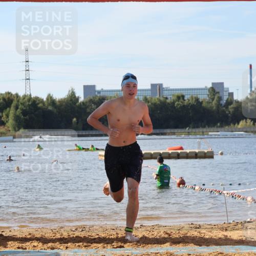 07.09.2025 - 19. Norderstedt Triathlon Luisa Fischer http://msf.ph/oto/8746607 07.09.2025 10:26:00 Schwimmen 99, 110, 693 meine-sportfotos.de