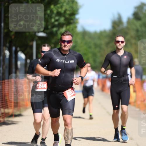 07.09.2025 - 19. Norderstedt Triathlon Michael Strokosch http://msf.ph/oto/8746624 07.09.2025 12:37:06 Laufen 253, 260, 280, 738, 1244 meine-sportfotos.de