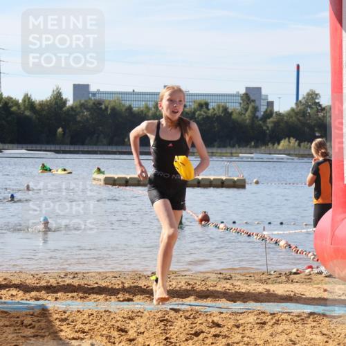 07.09.2025 - 19. Norderstedt Triathlon Luisa Fischer http://msf.ph/oto/8746652 07.09.2025 10:26:36 Schwimmen 78 meine-sportfotos.de