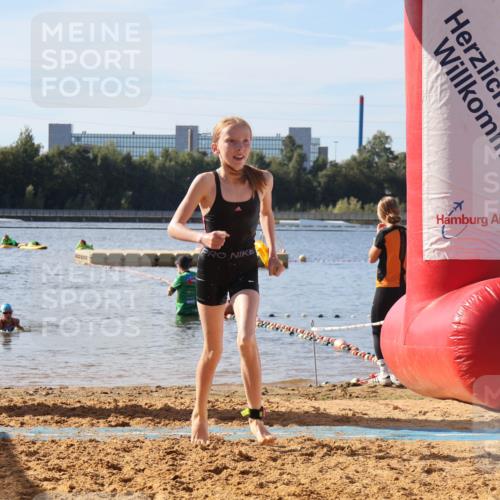 07.09.2025 - 19. Norderstedt Triathlon Luisa Fischer http://msf.ph/oto/8746657 07.09.2025 10:26:37 Schwimmen 78 meine-sportfotos.de