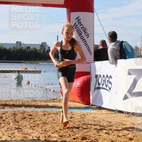 07.09.2025 - 19. Norderstedt Triathlon Luisa Fischer http://msf.ph/oto/8746671 07.09.2025 10:26:38 Schwimmen 78 meine-sportfotos.de