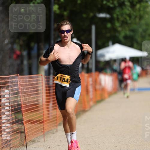 07.09.2025 - 19. Norderstedt Triathlon Michael Strokosch http://msf.ph/oto/8746684 07.09.2025 12:00:28 Laufen 714, 749, 1184 meine-sportfotos.de