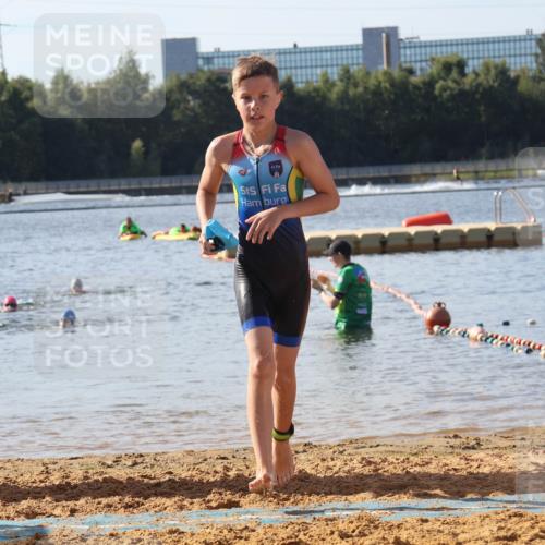 07.09.2025 - 19. Norderstedt Triathlon Luisa Fischer http://msf.ph/oto/8746700 07.09.2025 10:26:47 Schwimmen 78, 98 meine-sportfotos.de