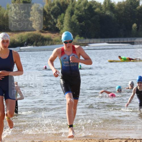 07.09.2025 - 19. Norderstedt Triathlon Luisa Fischer http://msf.ph/oto/8746745 07.09.2025 10:27:00 Schwimmen 641, 653 meine-sportfotos.de