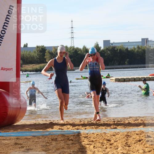 07.09.2025 - 19. Norderstedt Triathlon Luisa Fischer http://msf.ph/oto/8746771 07.09.2025 10:27:01 Schwimmen 56, 66, 641, 653 meine-sportfotos.de