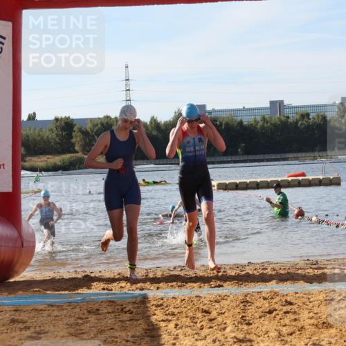 07.09.2025 - 19. Norderstedt Triathlon Luisa Fischer http://msf.ph/oto/8746775 07.09.2025 10:27:02 Schwimmen 56, 66, 641, 653 meine-sportfotos.de