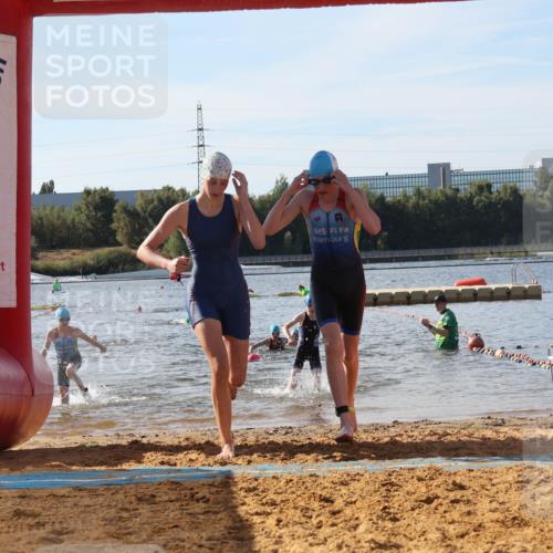 07.09.2025 - 19. Norderstedt Triathlon Luisa Fischer http://msf.ph/oto/8746779 07.09.2025 10:27:02 Schwimmen 56, 66, 641, 653 meine-sportfotos.de
