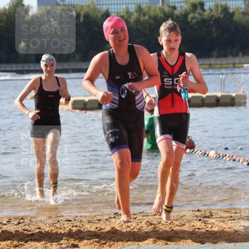 07.09.2025 - 19. Norderstedt Triathlon Luisa Fischer http://msf.ph/oto/8746858 07.09.2025 10:27:16 Schwimmen 56, 63, 66, 122, 666 meine-sportfotos.de